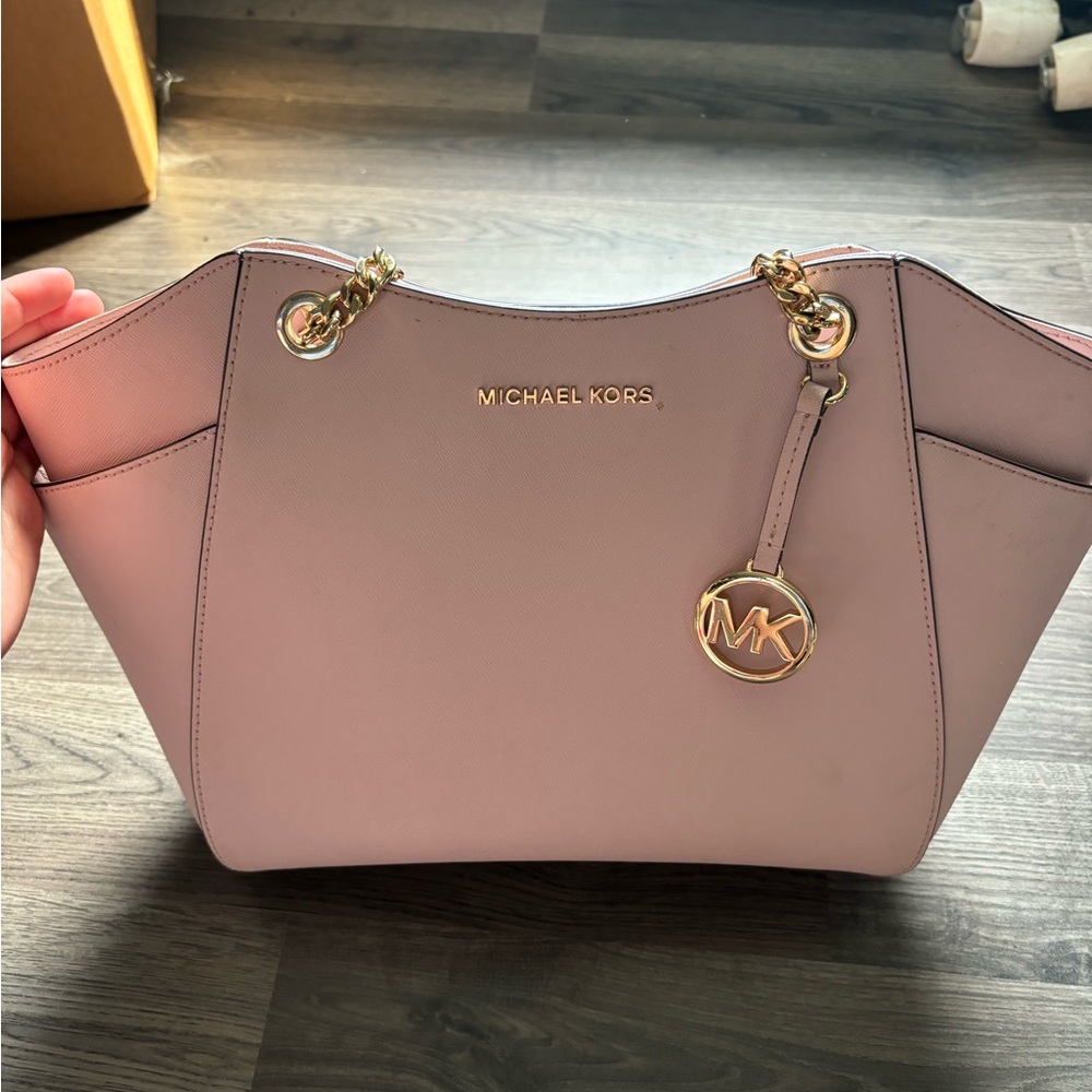 Pink Michael Kors purse great condition
